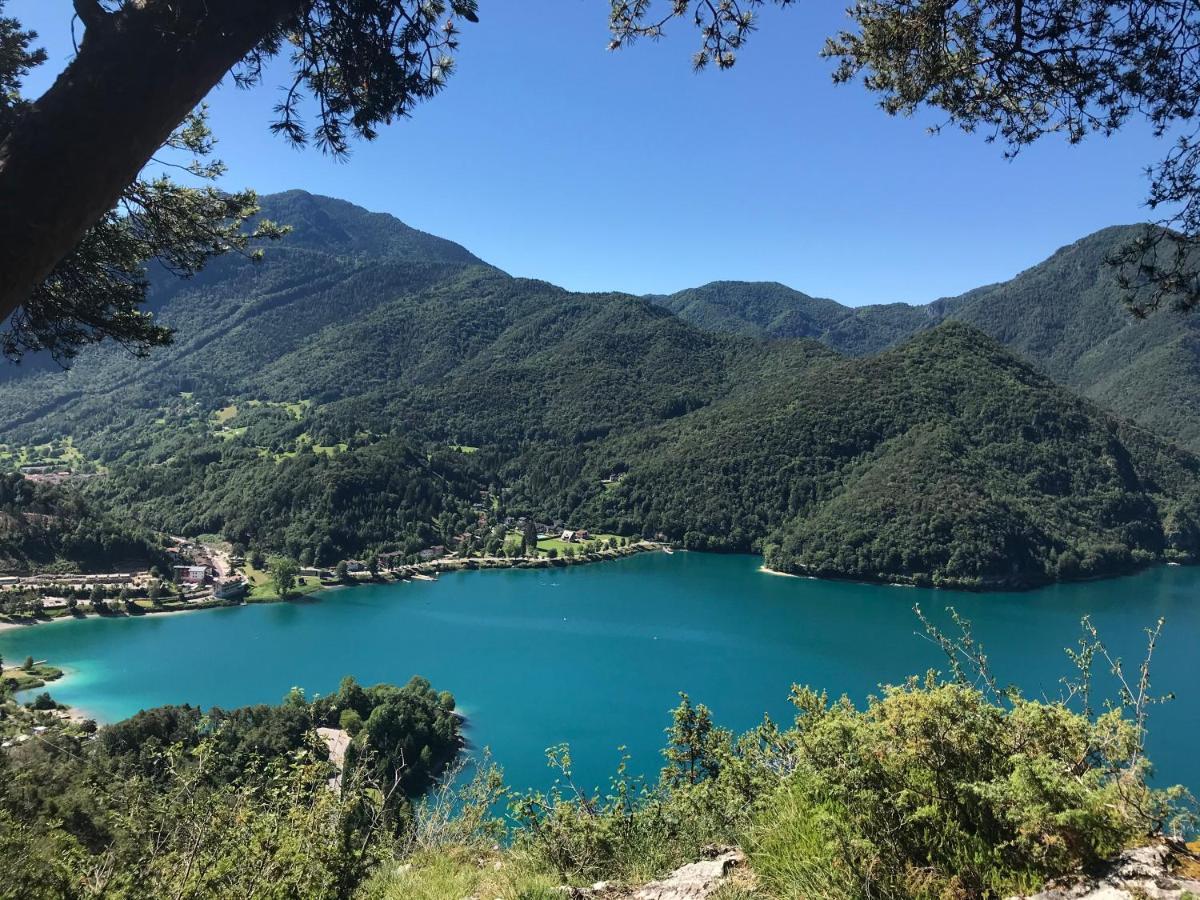 Albergo Mezzolago Εξωτερικό φωτογραφία