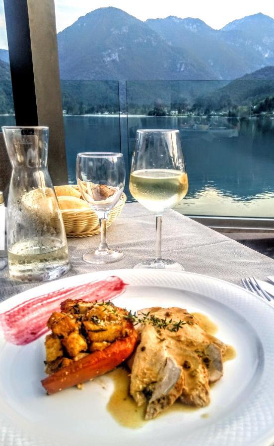 Albergo Mezzolago Εξωτερικό φωτογραφία