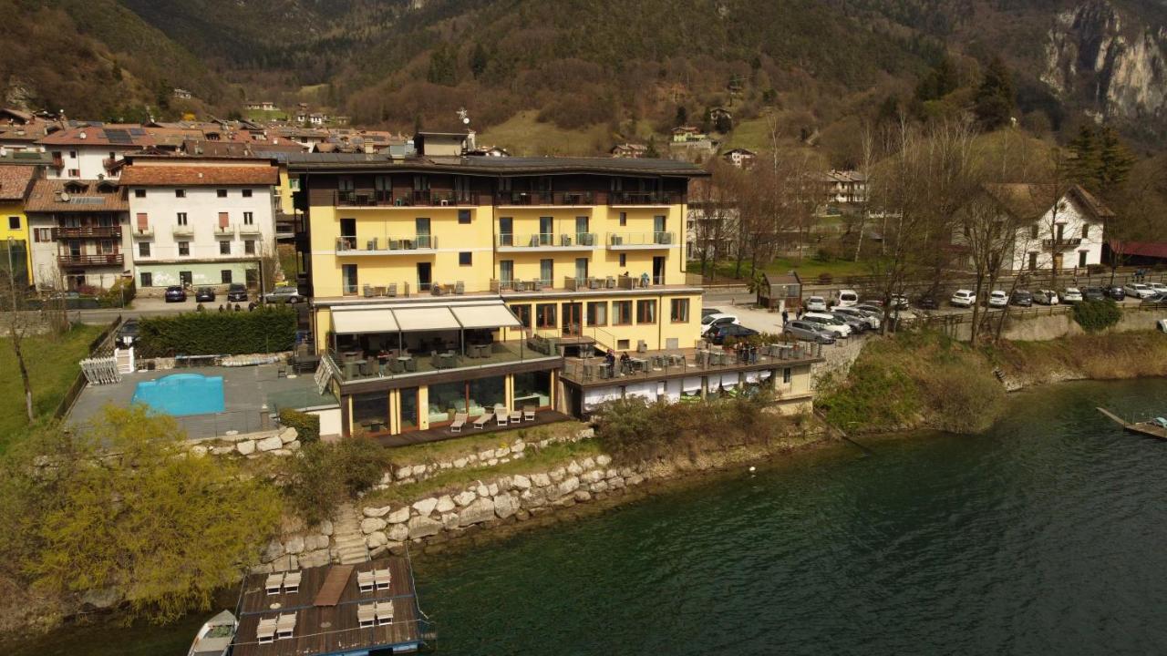 Albergo Mezzolago Εξωτερικό φωτογραφία