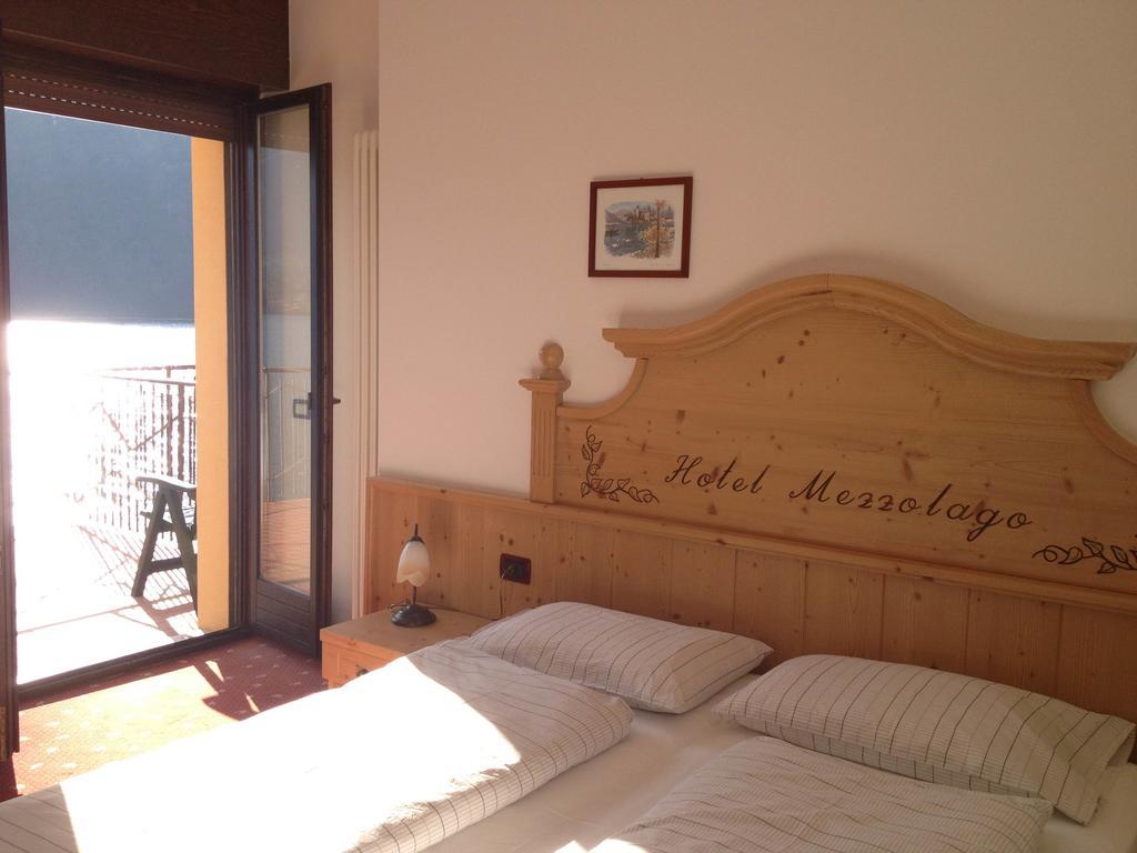 Albergo Mezzolago Εξωτερικό φωτογραφία