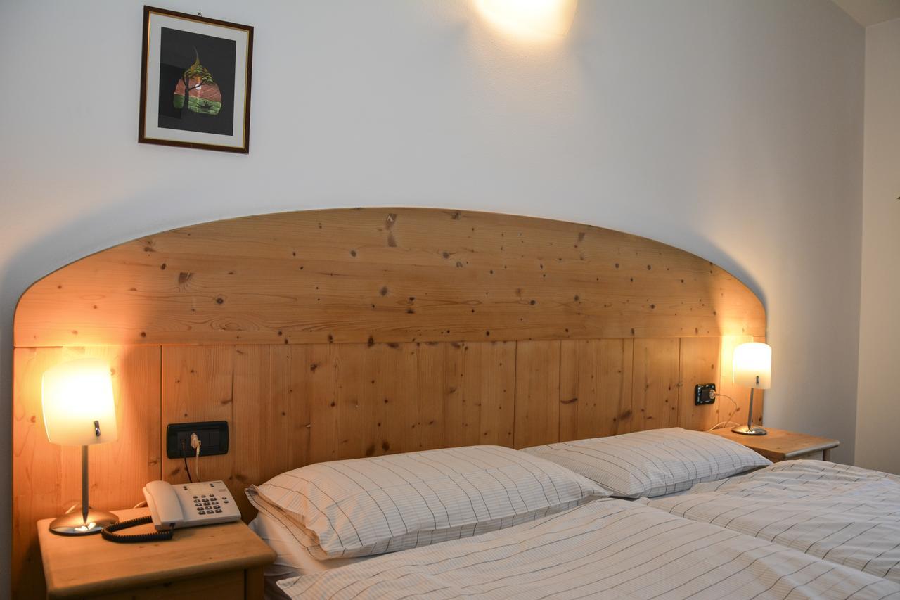 Albergo Mezzolago Εξωτερικό φωτογραφία