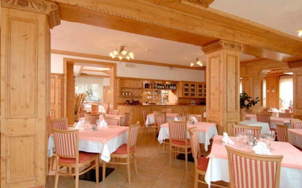Albergo Mezzolago Εξωτερικό φωτογραφία