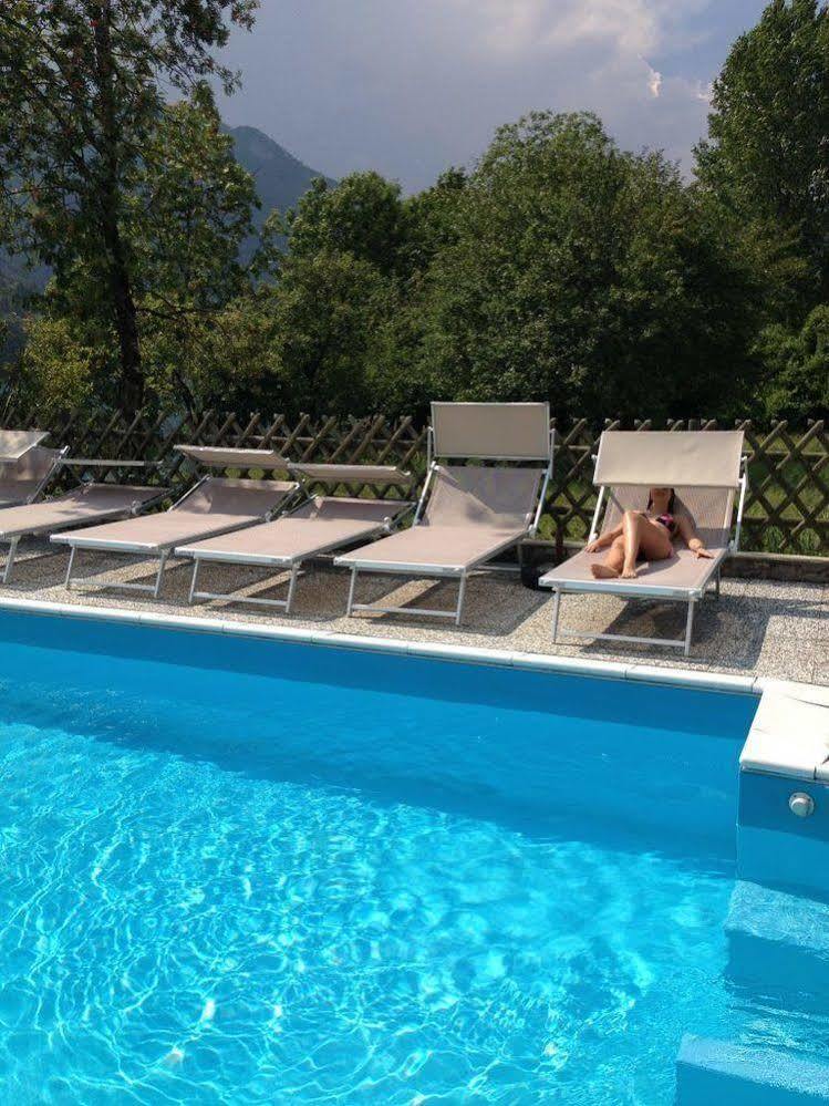 Albergo Mezzolago Εξωτερικό φωτογραφία