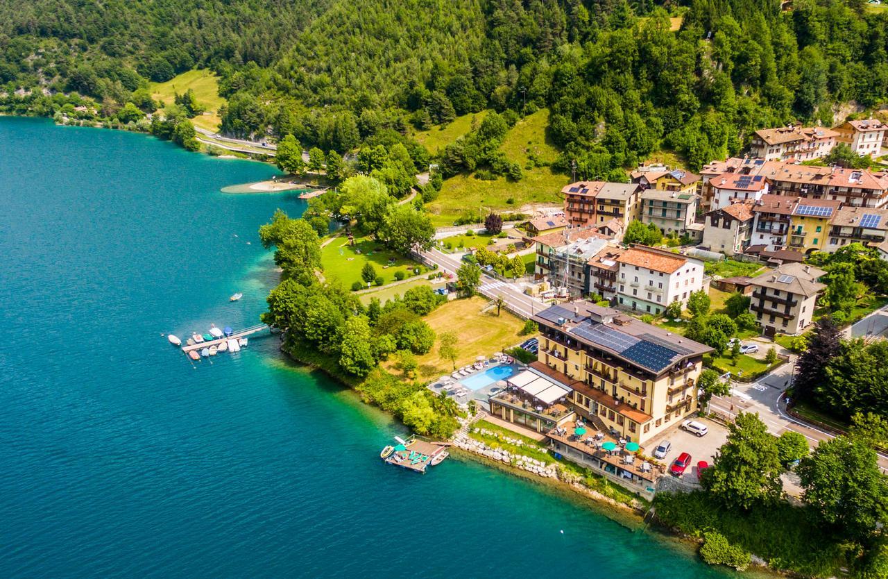 Albergo Mezzolago Εξωτερικό φωτογραφία