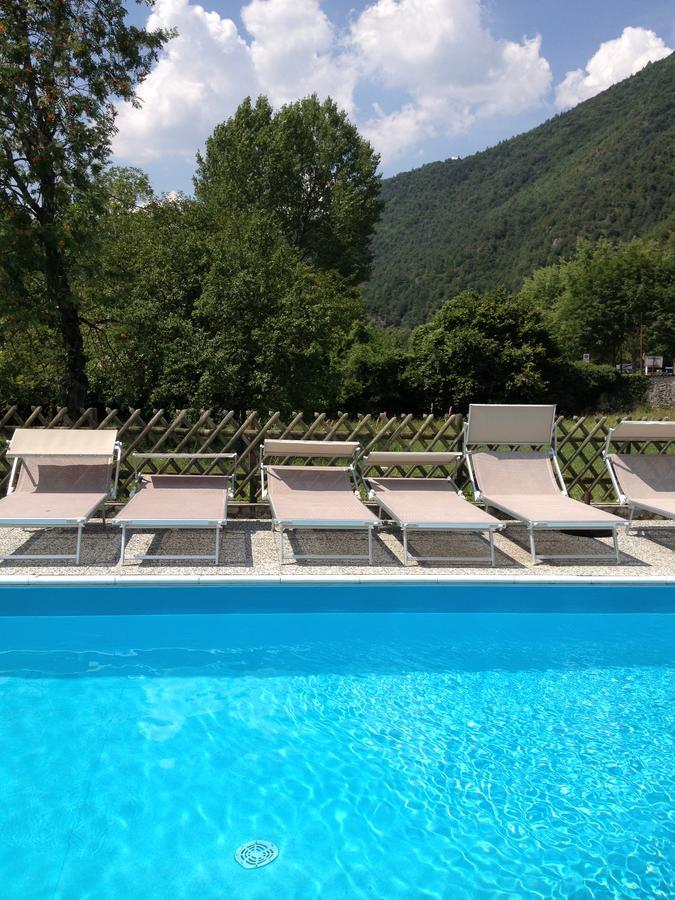 Albergo Mezzolago Εξωτερικό φωτογραφία